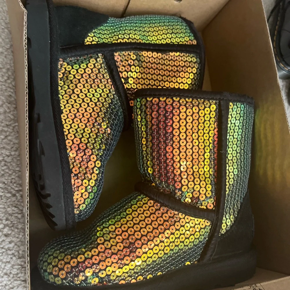 Toddler Uggs - Picture 2 of 2